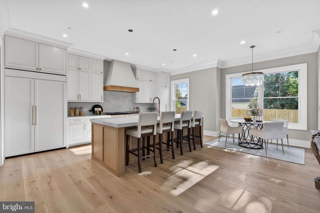8722 EWING DR, Bethesda, MD 20817