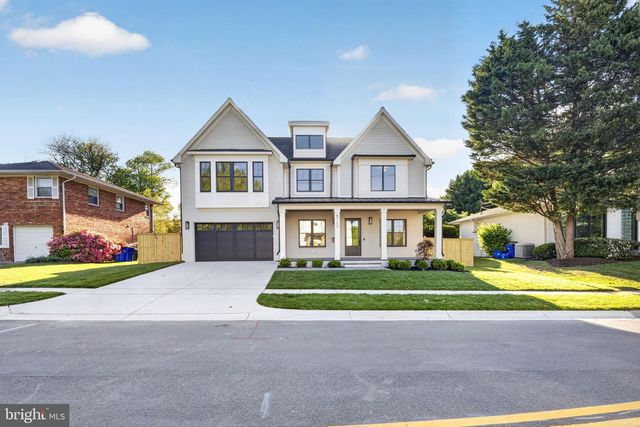 8722 EWING DR, Bethesda, MD 20817