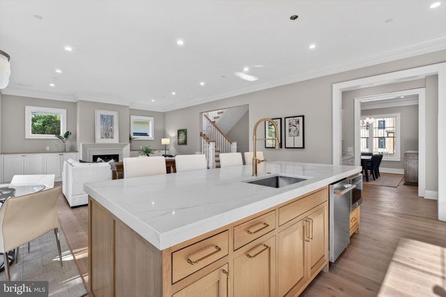 8722 EWING DR, Bethesda, MD 20817