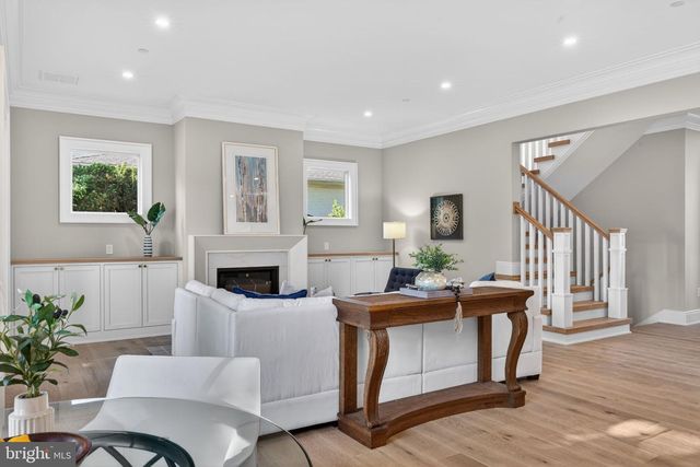 8722 EWING DR, Bethesda, MD 20817