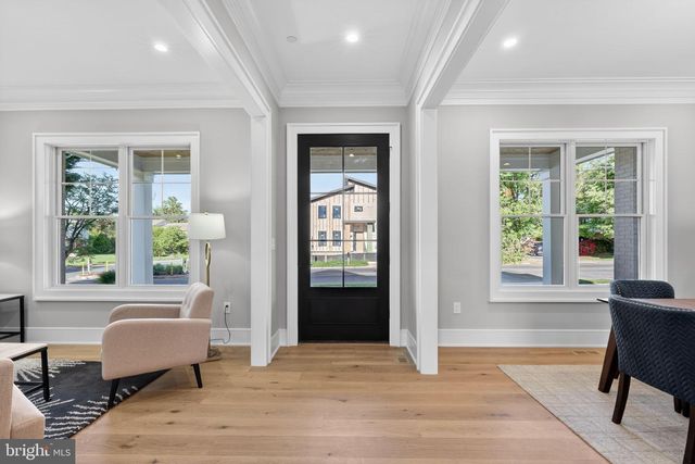 8722 EWING DR, Bethesda, MD 20817