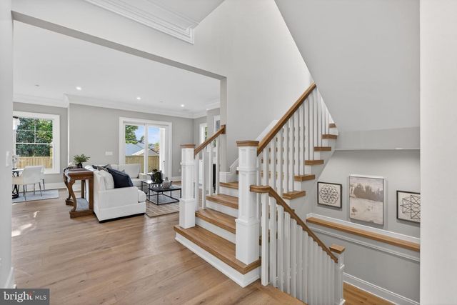 8722 EWING DR, Bethesda, MD 20817