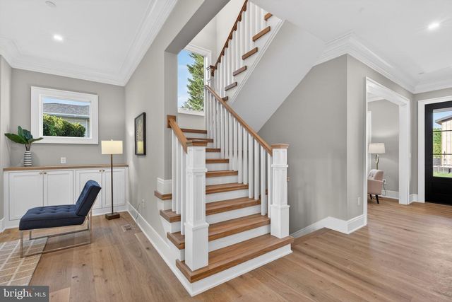 8722 EWING DR, Bethesda, MD 20817