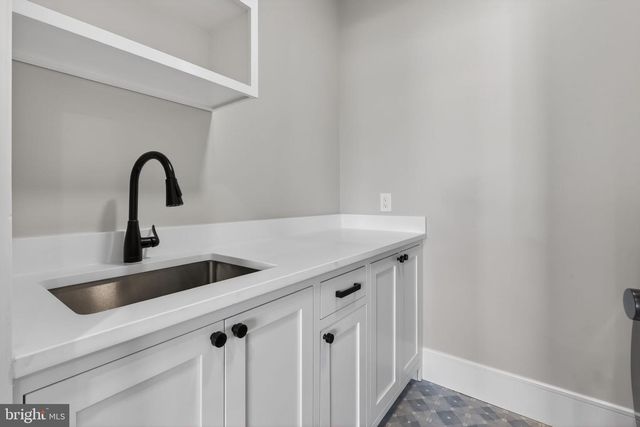 8722 EWING DR, Bethesda, MD 20817