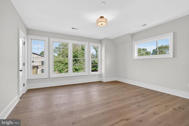 8722 EWING DR, Bethesda, MD 20817