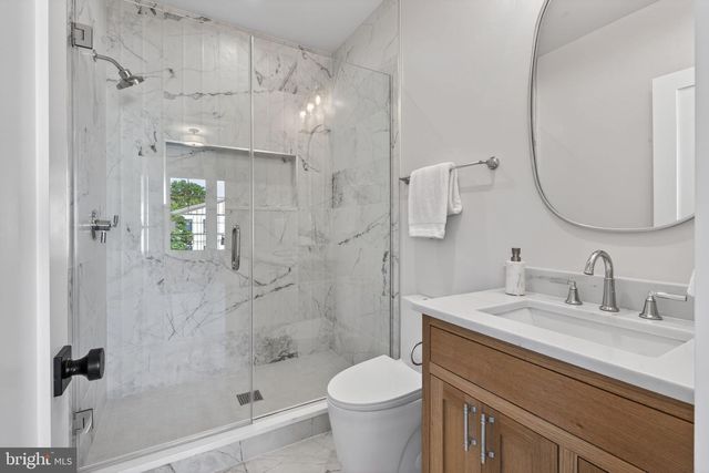 8722 EWING DR, Bethesda, MD 20817