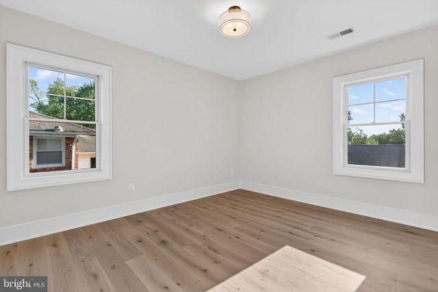 8722 EWING DR, Bethesda, MD 20817