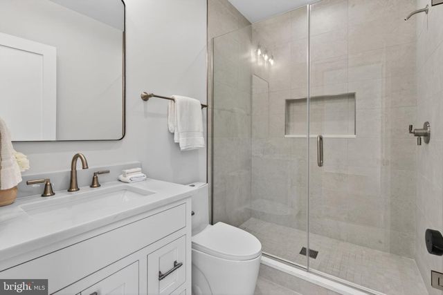 8722 EWING DR, Bethesda, MD 20817