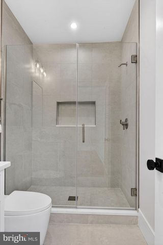 8722 EWING DR, Bethesda, MD 20817