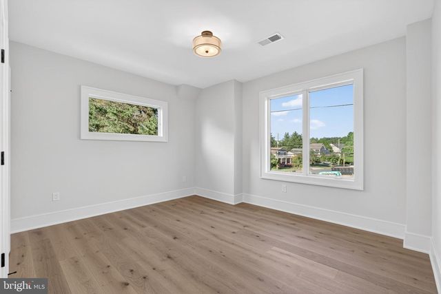 8722 EWING DR, Bethesda, MD 20817