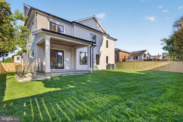 8722 EWING DR, Bethesda, MD 20817
