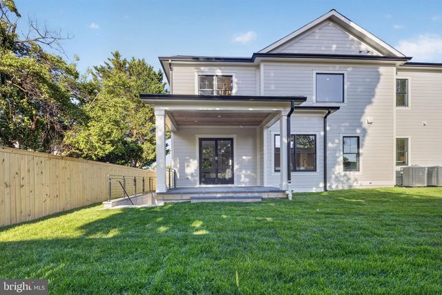 8722 EWING DR, Bethesda, MD 20817