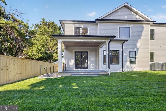 8722 EWING DR, Bethesda, MD 20817