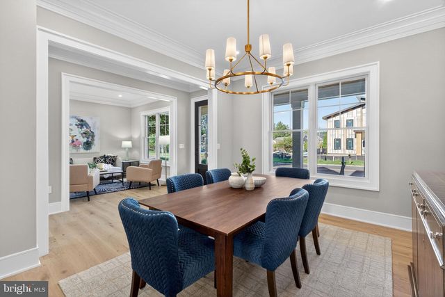 8722 EWING DR, Bethesda, MD 20817
