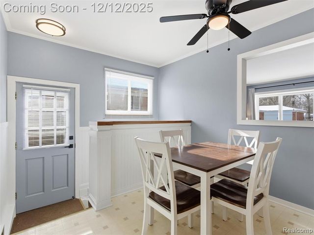 25300 Loretta Avenue, Warren, MI 48091