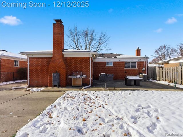 25300 Loretta Avenue, Warren, MI 48091