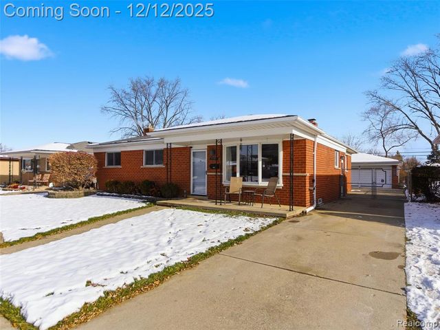 25300 Loretta Avenue, Warren, MI 48091