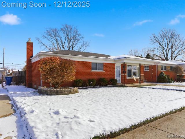 25300 Loretta Avenue, Warren, MI 48091