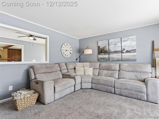 25300 Loretta Avenue, Warren, MI 48091