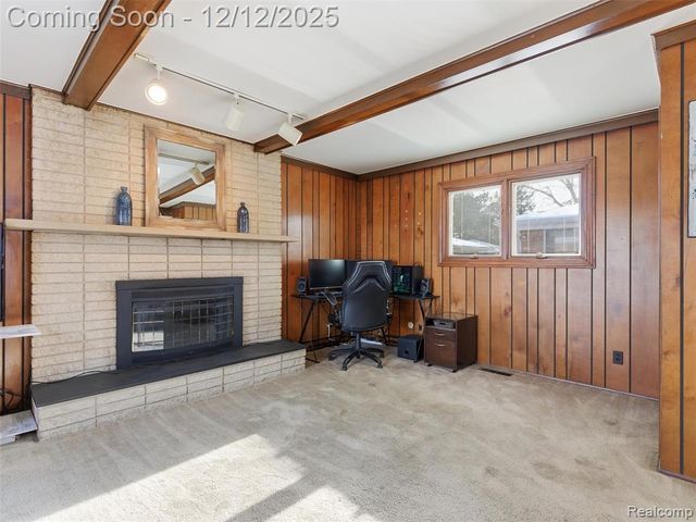 25300 Loretta Avenue, Warren, MI 48091