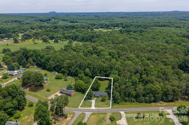 1002 Kiser Road, Bessemer City, NC 28016
