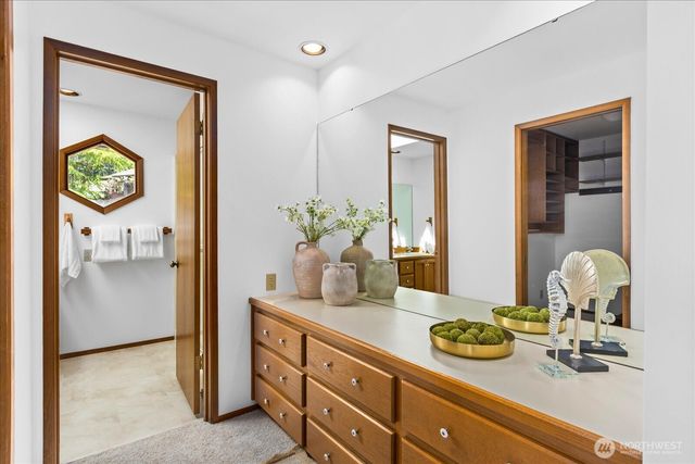 409 NW 162nd Street, Shoreline, WA 98177