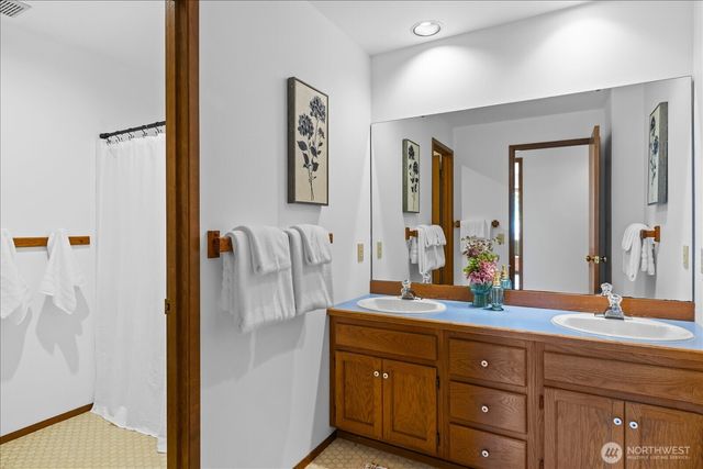 409 NW 162nd Street, Shoreline, WA 98177