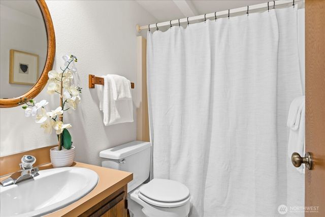 409 NW 162nd Street, Shoreline, WA 98177