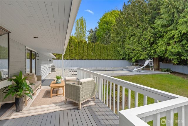 409 NW 162nd Street, Shoreline, WA 98177