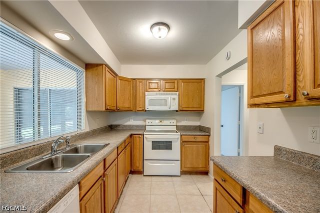 1315 SE 33rd TER, Cape Coral, FL 33904