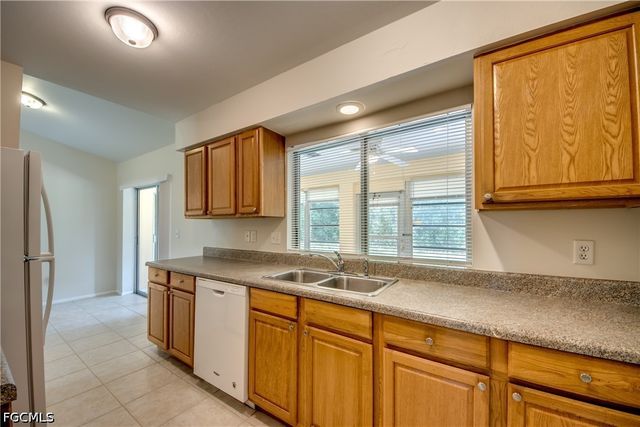 1315 SE 33rd TER, Cape Coral, FL 33904