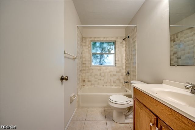 1315 SE 33rd TER, Cape Coral, FL 33904