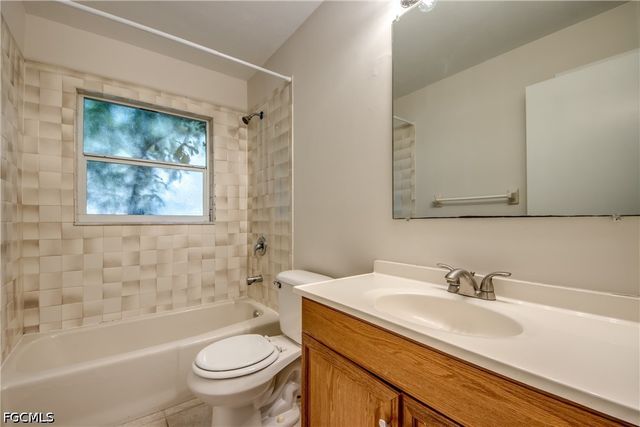 1315 SE 33rd TER, Cape Coral, FL 33904