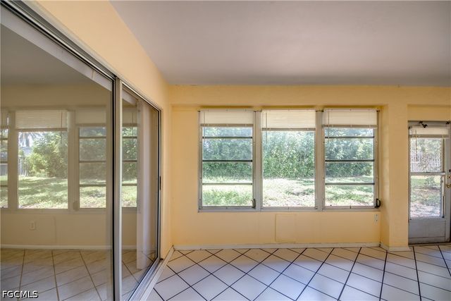 1315 SE 33rd TER, Cape Coral, FL 33904