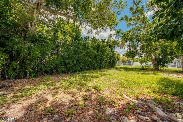1315 SE 33rd TER, Cape Coral, FL 33904