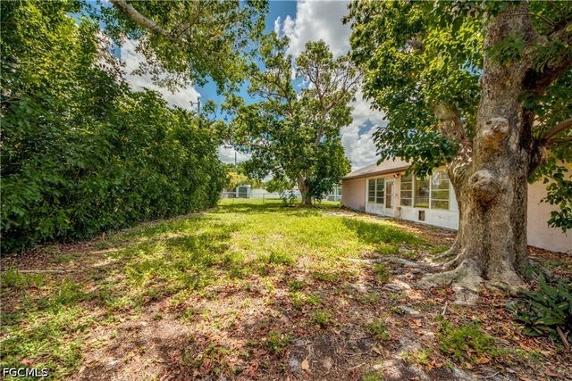 1315 SE 33rd TER, Cape Coral, FL 33904