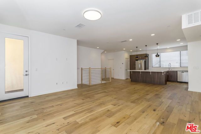 1427 Waterloo Street, Los Angeles, CA 90026