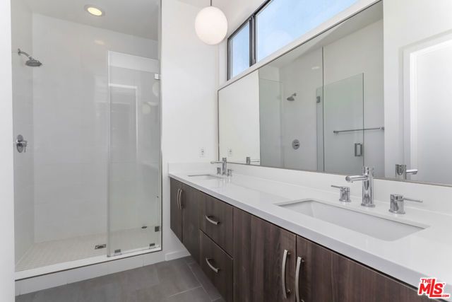 1427 Waterloo Street, Los Angeles, CA 90026