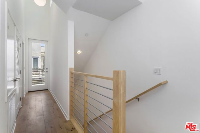 1427 Waterloo Street, Los Angeles, CA 90026