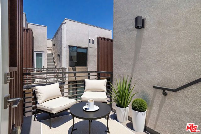 1427 Waterloo Street, Los Angeles, CA 90026