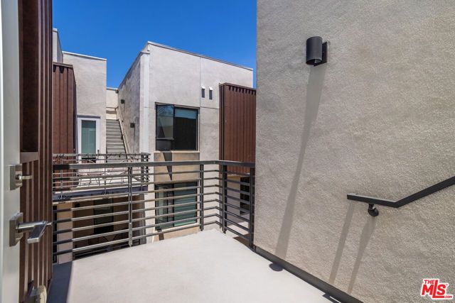 1427 Waterloo Street, Los Angeles, CA 90026