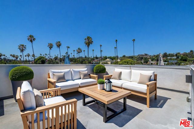 1427 Waterloo Street, Los Angeles, CA 90026