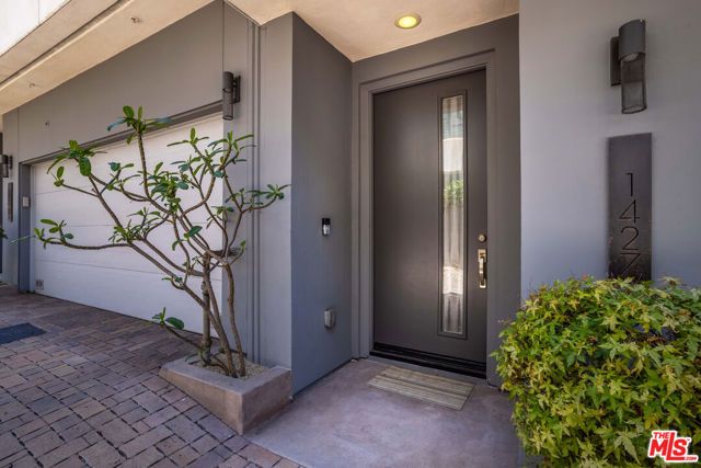 1427 Waterloo Street, Los Angeles, CA 90026
