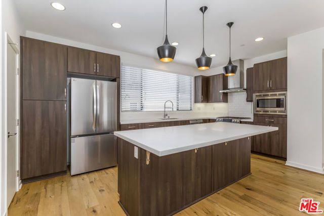 1427 Waterloo Street, Los Angeles, CA 90026