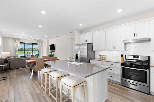2231 Yellowfin CIR, Naples, FL 34114