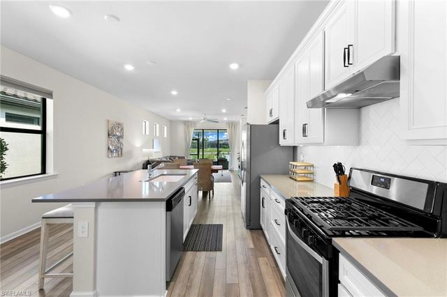 2231 Yellowfin CIR, Naples, FL 34114
