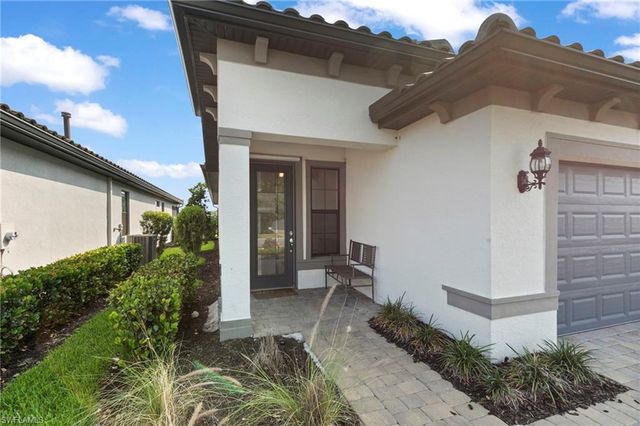2231 Yellowfin CIR, Naples, FL 34114