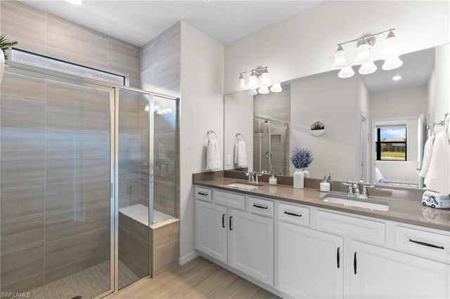2231 Yellowfin CIR, Naples, FL 34114