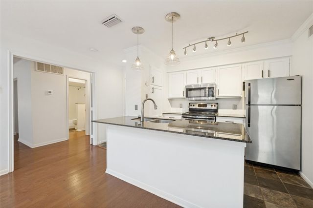 8888 Tallwood DR 3302, Austin, TX 78759