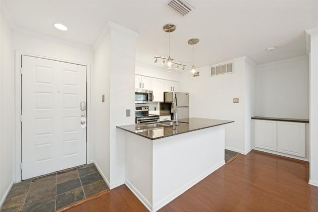 8888 Tallwood DR 3302, Austin, TX 78759
